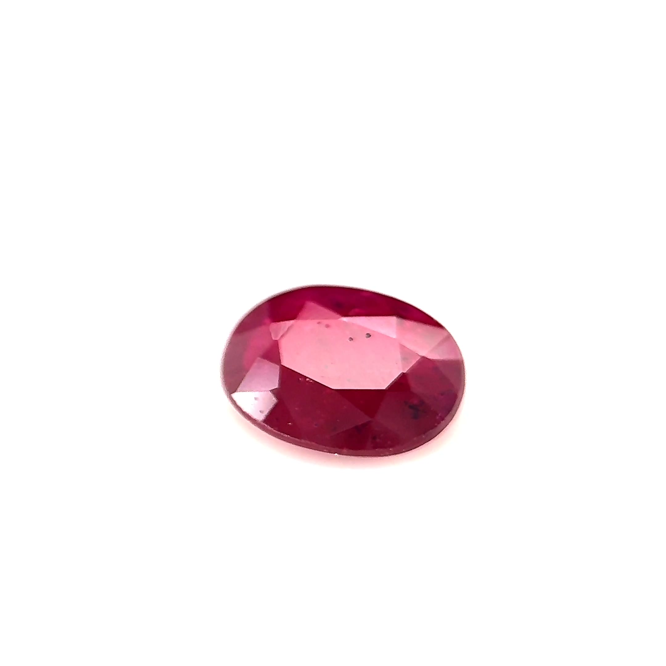 0.7ct Red Ruby Vs Oval Shape (6.6x4.9x2.1 mm) UNHEATED gemstone from Ceylon