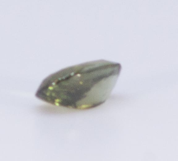 1.5ct Green Garnet Feather Oval Shape (8.9x5.3x3.5 mm) Unheated gemstone from Sri Lanka