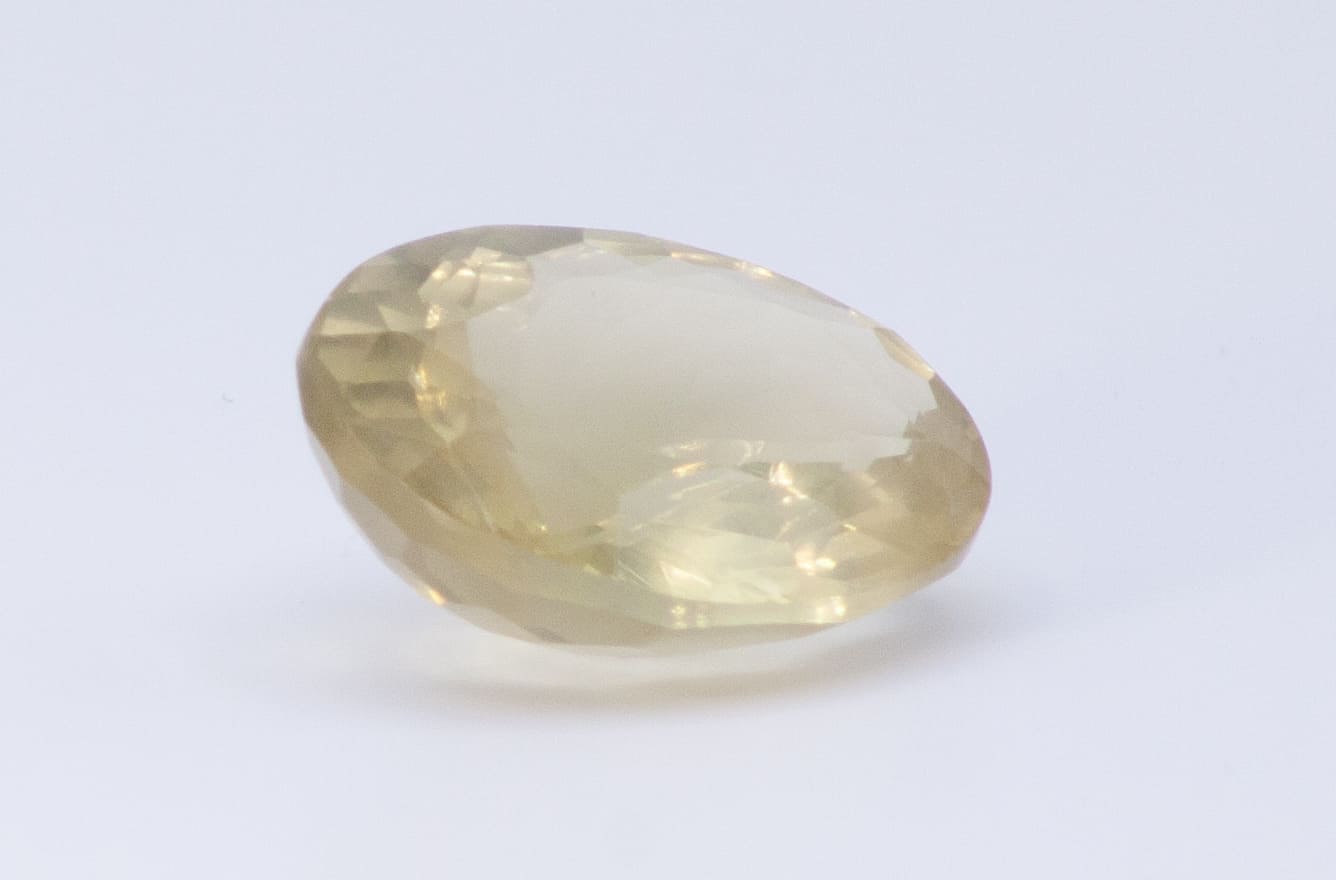 14ct Lemon Chiffon Quartz VVS Oval Shape (19.4x14.8x8.6 mm) Unheated gemstone from Sri Lanka