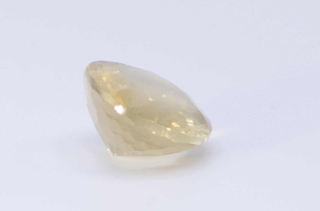 14ct Lemon Chiffon Quartz VVS Oval Shape (19.4x14.8x8.6 mm) Unheated gemstone from Sri Lanka