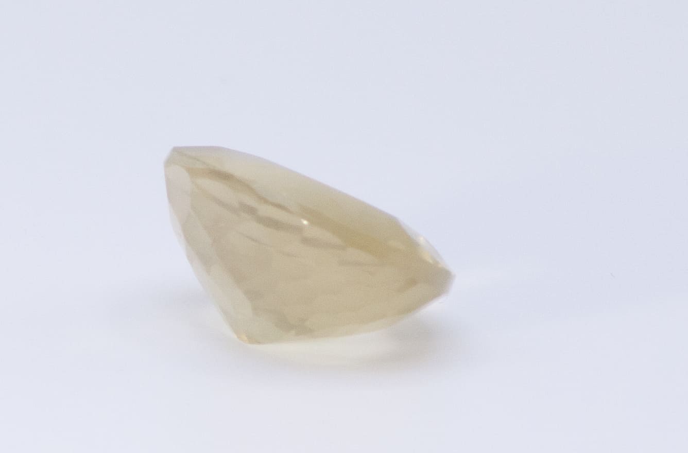 14ct Lemon Chiffon Quartz VVS Oval Shape (19.4x14.8x8.6 mm) Unheated gemstone from Sri Lanka