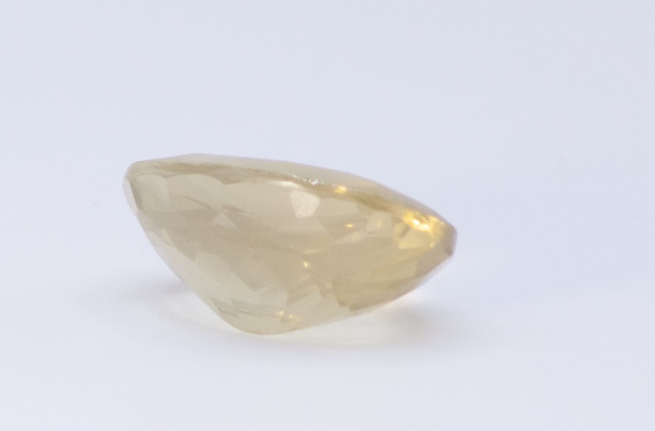 14ct Lemon Chiffon Quartz VVS Oval Shape (19.4x14.8x8.6 mm) Unheated gemstone from Sri Lanka