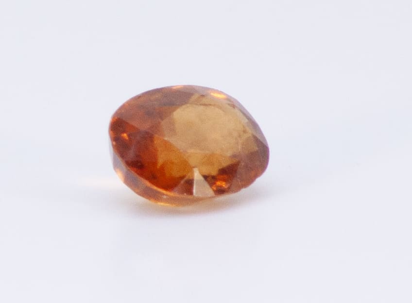 3ct Orange Citrine VVS Oval Shape (9.4x7.3x5 mm) Unheated gemstone from Sri Lanka