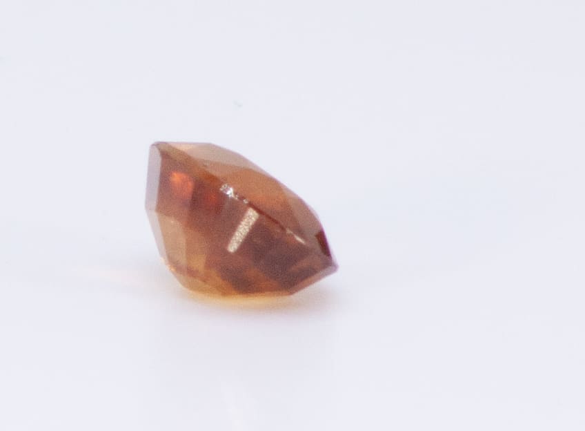 3ct Orange Citrine VVS Oval Shape (9.4x7.3x5 mm) Unheated gemstone from Sri Lanka