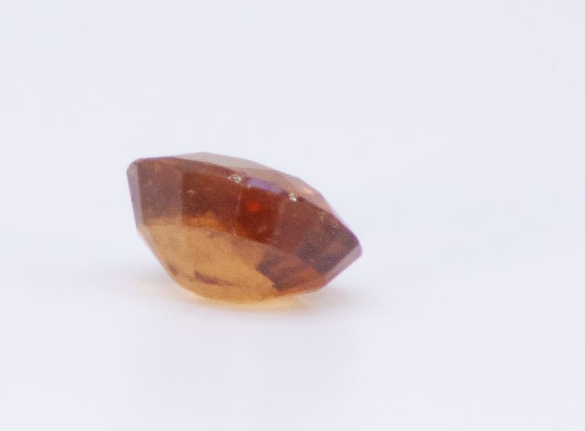 3ct Orange Citrine VVS Oval Shape (9.4x7.3x5 mm) Unheated gemstone from Sri Lanka