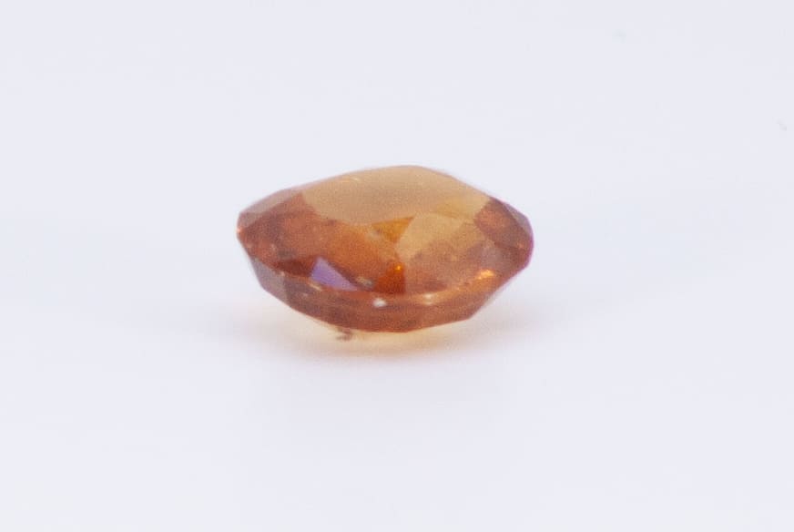 2ct Orange Citrine VVS Oval Shape (8.8x7.3x3.9 mm) Unheated gemstone from Sri Lanka