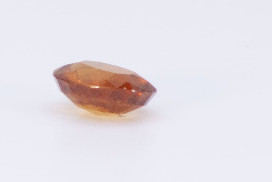 2ct Orange Citrine VVS Oval Shape (8.8x7.3x3.9 mm) Unheated gemstone from Sri Lanka