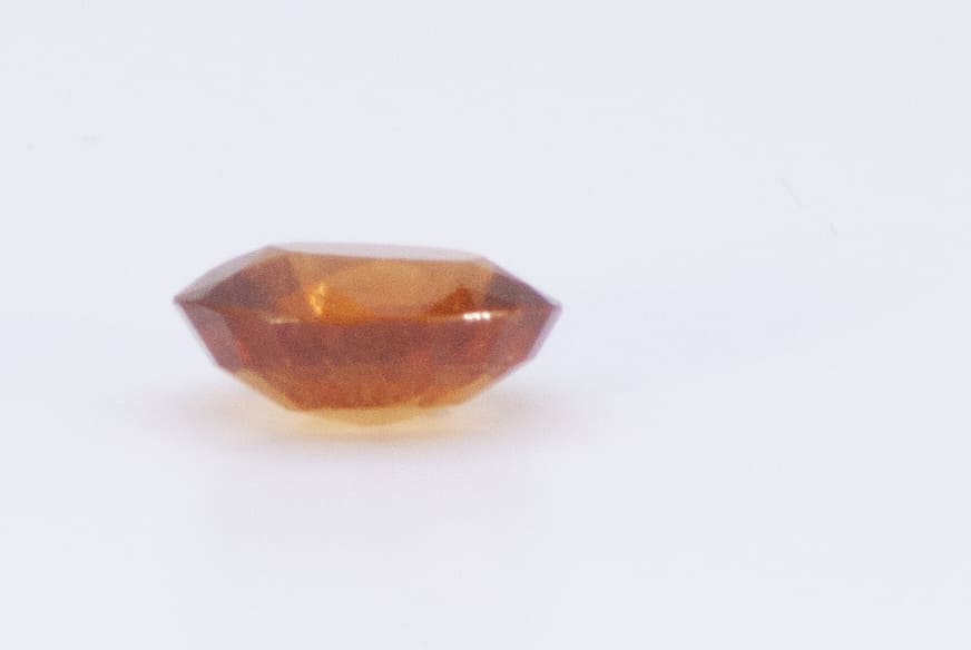 2ct Orange Citrine VVS Oval Shape (8.8x7.3x3.9 mm) Unheated gemstone from Sri Lanka