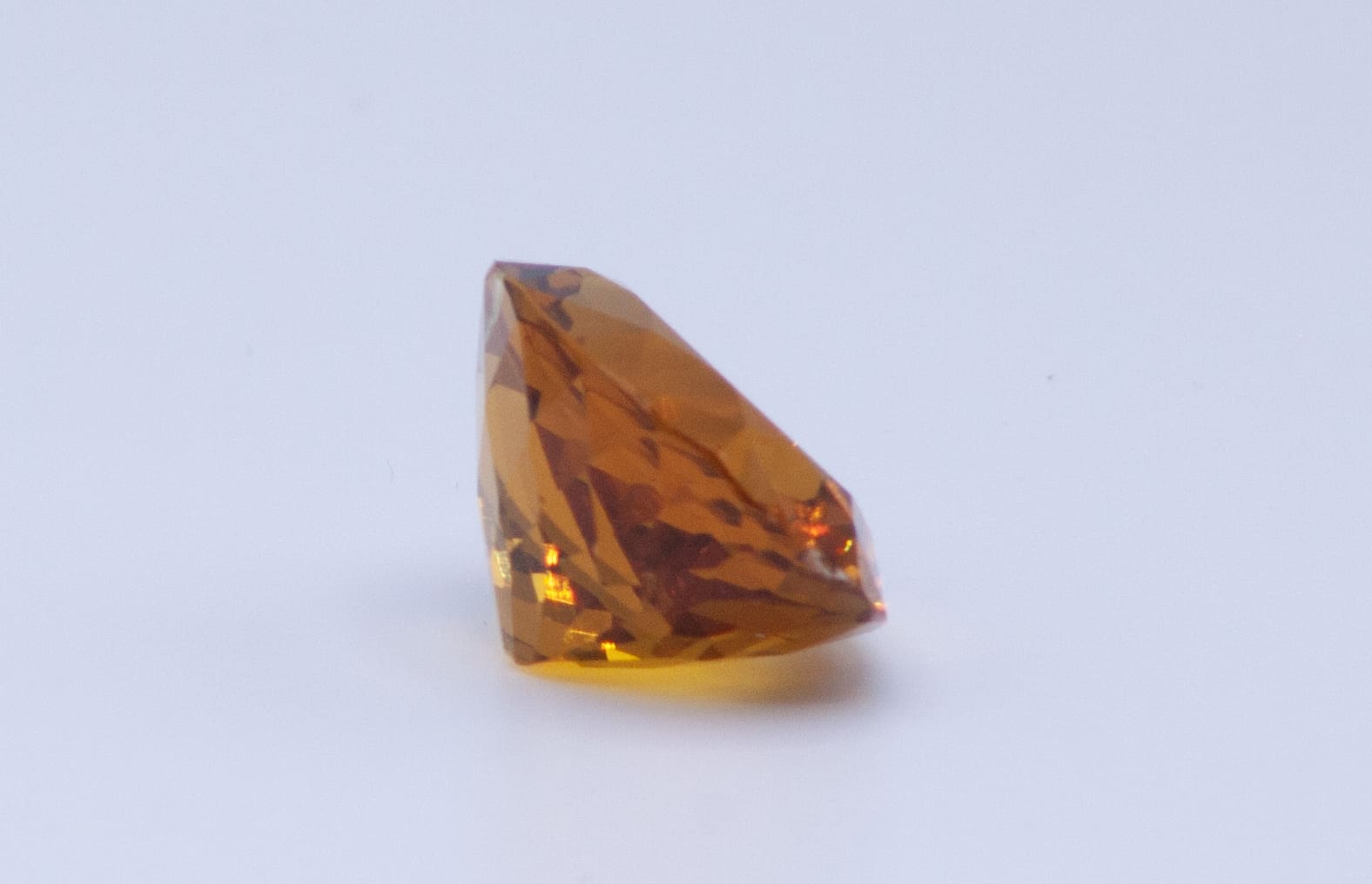 14ct Orange Garnet VVS Oval Shape (18.9x14.5x10.2 mm) Unheated gemstone from Sri Lanka