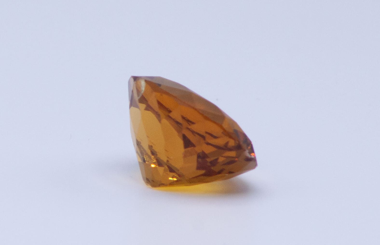 14ct Orange Garnet VVS Oval Shape (18.9x14.5x10.2 mm) Unheated gemstone from Sri Lanka