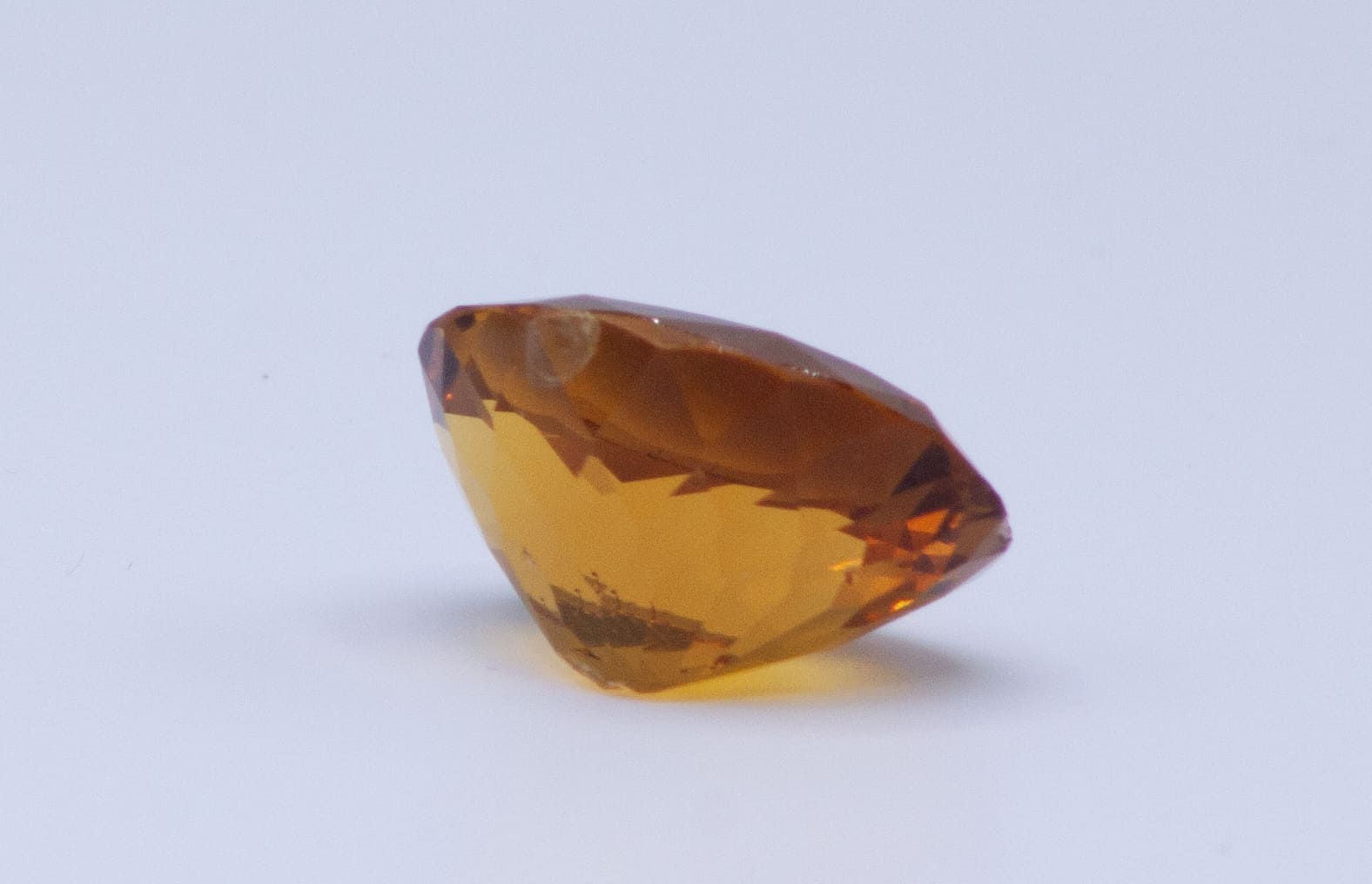 14ct Orange Garnet VVS Oval Shape (18.9x14.5x10.2 mm) Unheated gemstone from Sri Lanka