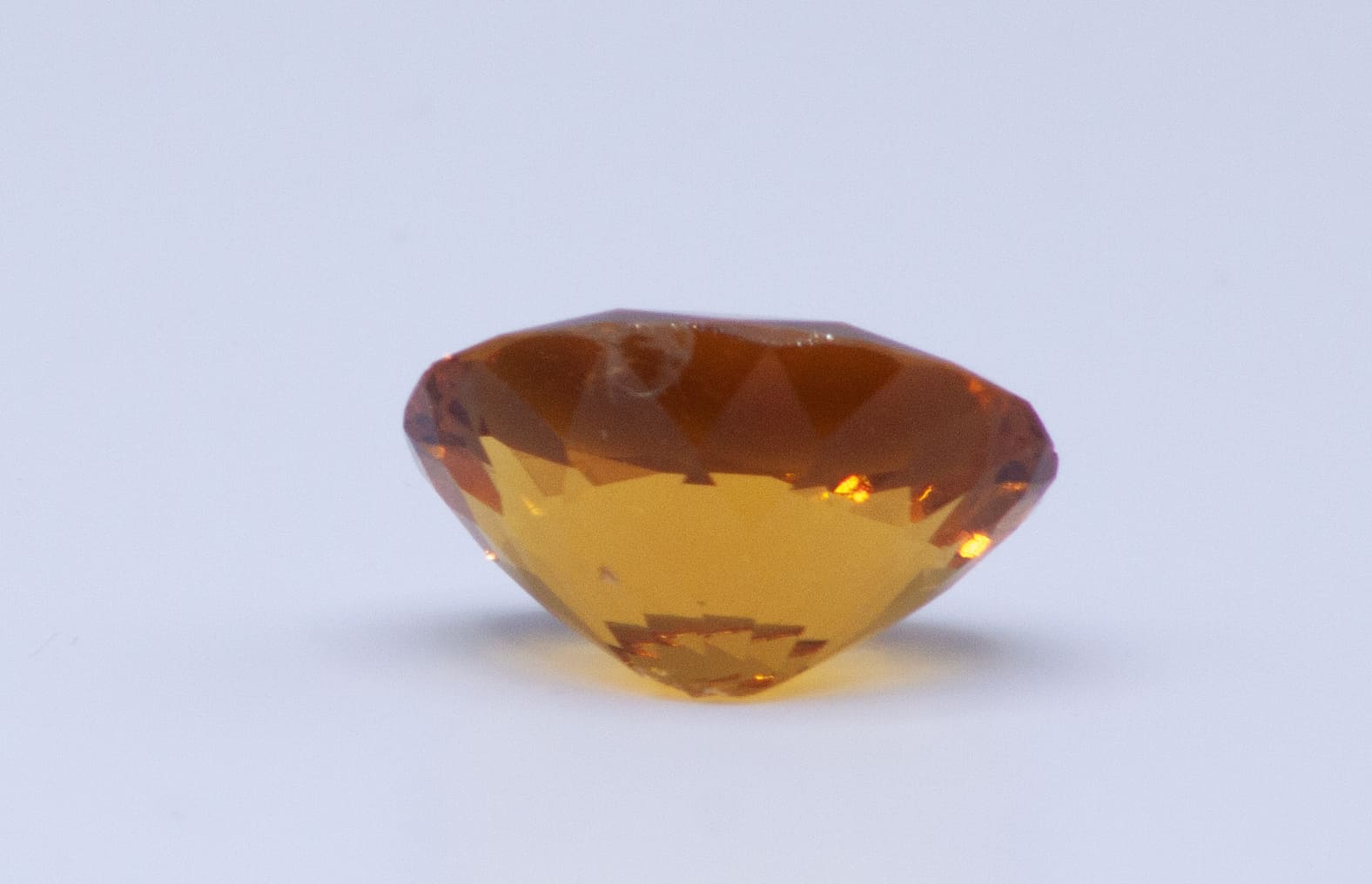 14ct Orange Garnet VVS Oval Shape (18.9x14.5x10.2 mm) Unheated gemstone from Sri Lanka