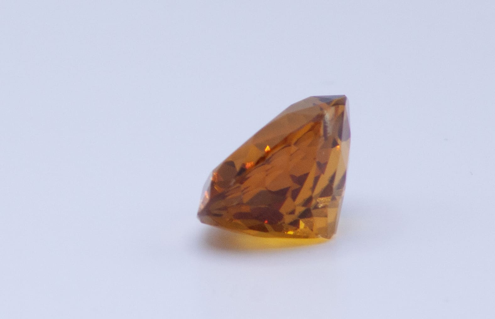 14ct Orange Garnet VVS Oval Shape (18.9x14.5x10.2 mm) Unheated gemstone from Sri Lanka