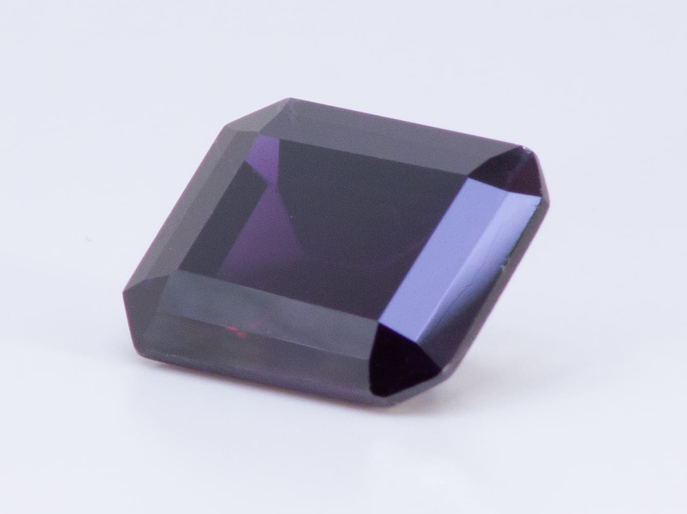 43ct Purple Garnet VVS Emerald Shape (20x15.9x8.7 mm) Unheated gemstone from Sri Lanka