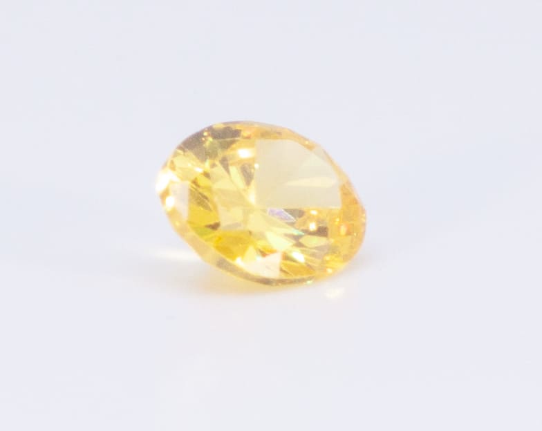 3ct Yellow Sinhalite VVS1 Oval Shape (8.9x6.8x4.2 mm) Unheated gemstone from Sri Lanka