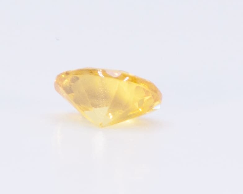 3ct Yellow Sinhalite VVS1 Oval Shape (8.9x6.8x4.2 mm) Unheated gemstone from Sri Lanka