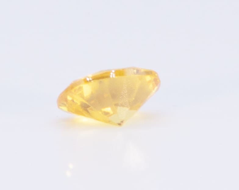 3ct Yellow Sinhalite VVS1 Oval Shape (8.9x6.8x4.2 mm) Unheated gemstone from Sri Lanka