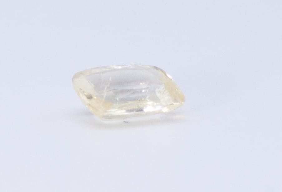 2ct Yellow Sapphire SI1 Princess Shape (8.7x6.4x3.2 mm) Unheated gemstone from Sri Lanka