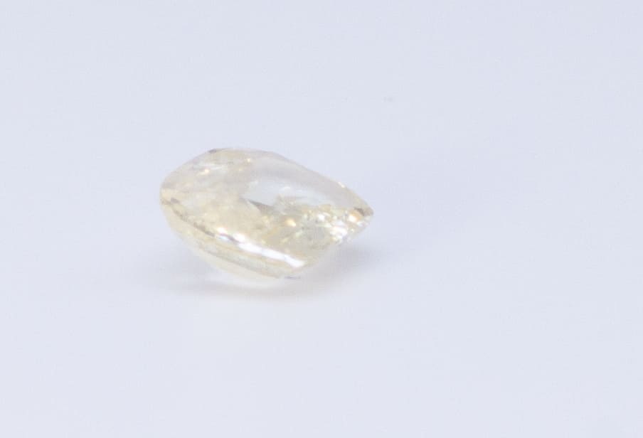 2ct Yellow Sapphire SI1 Princess Shape (8.7x6.4x3.2 mm) Unheated gemstone from Sri Lanka