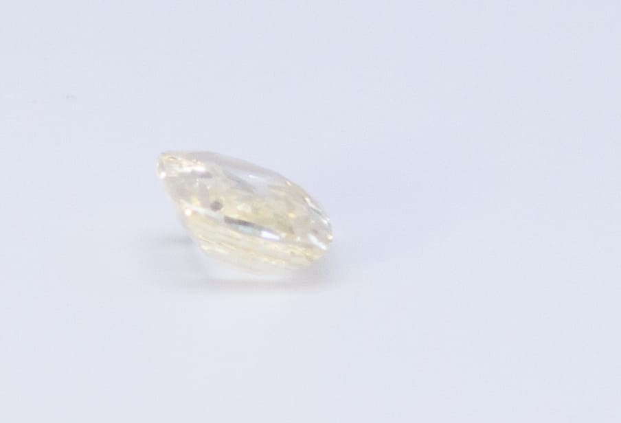 2ct Yellow Sapphire SI1 Princess Shape (8.7x6.4x3.2 mm) Unheated gemstone from Sri Lanka