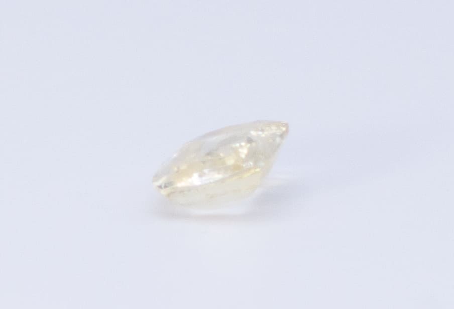 2ct Yellow Sapphire SI1 Princess Shape (8.7x6.4x3.2 mm) Unheated gemstone from Sri Lanka