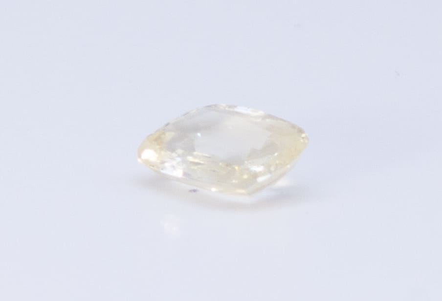 2ct Yellow Sapphire SI1 Princess Shape (8.7x6.4x3.2 mm) Unheated gemstone from Sri Lanka