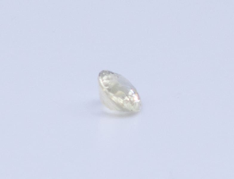 0.7ct Yellow Sapphire SI1 Oval Shape (6.2x4.5x2.6 mm) Unheated gemstone from Sri Lanka