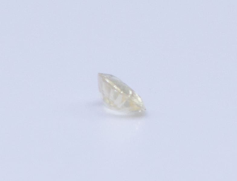 0.7ct Yellow Sapphire SI1 Oval Shape (6.2x4.5x2.6 mm) Unheated gemstone from Sri Lanka