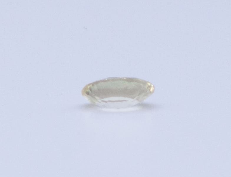 0.7ct Yellow Sapphire SI1 Oval Shape (6.2x4.5x2.6 mm) Unheated gemstone from Sri Lanka