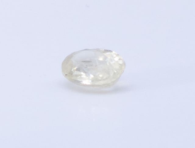 0.6ct Yellow Sapphire Feather Oval Shape (5.8x4.5x2.7 mm) Unheated gemstone from Sri Lanka