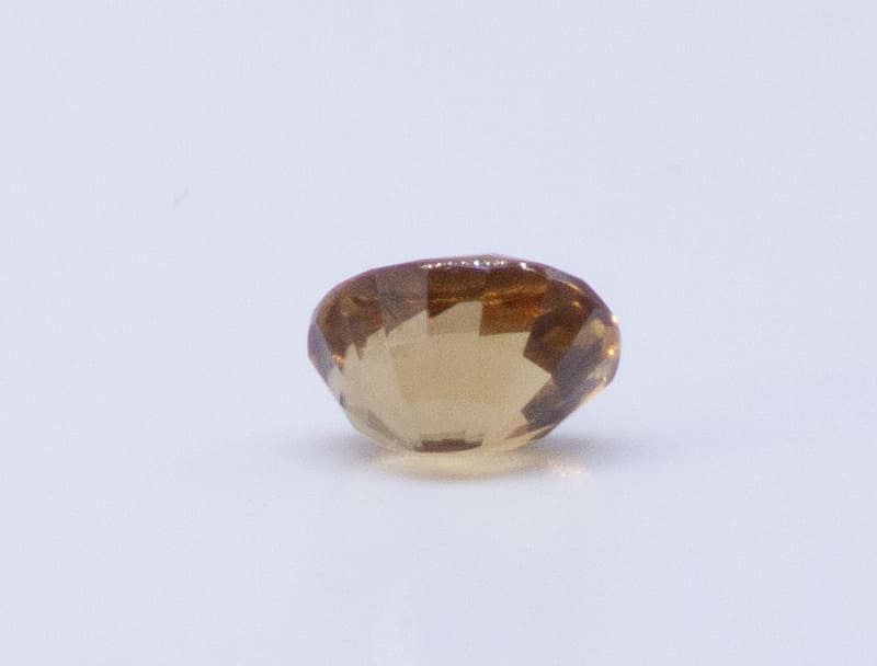 2ct Honey Chrysoberyl SI1 Oval Shape (7.2x5.7x4.8 mm) Unheated gemstone from Sri Lanka