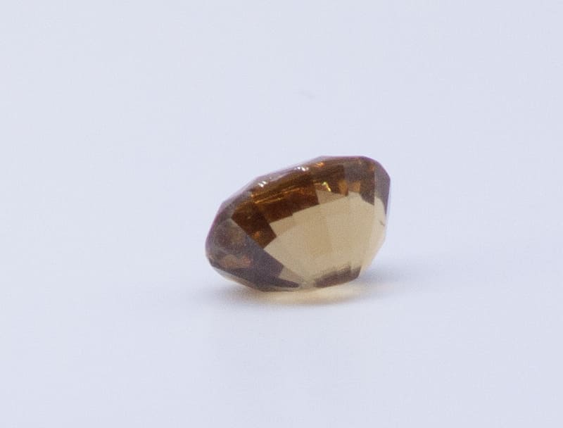 2ct Honey Chrysoberyl SI1 Oval Shape (7.2x5.7x4.8 mm) Unheated gemstone from Sri Lanka