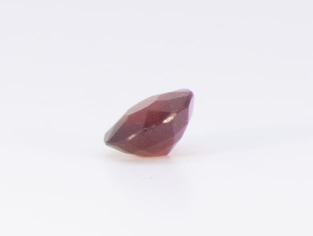 2.5ct Red Garnet VVS Round Shape (8.3x0x4.7 mm) Unheated gemstone from Sri Lanka