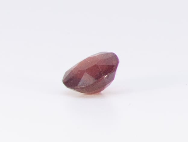 2.5ct Red Garnet VVS Round Shape (8.3x0x4.7 mm) Unheated gemstone from Sri Lanka