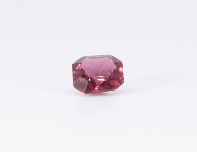 1.5ct Deep Pink Tourmaline VVS Princess Shape (6.9x6.9x4 mm) Unheated gemstone from Sri Lanka