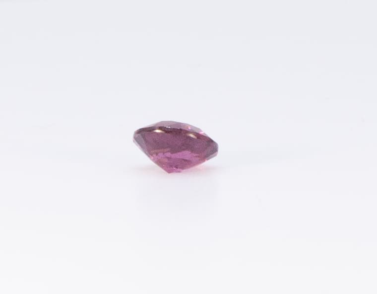 1.5ct Pink Garnet Cloud Round Shape (7.2x0x4.1 mm) Unheated gemstone from Sri Lanka