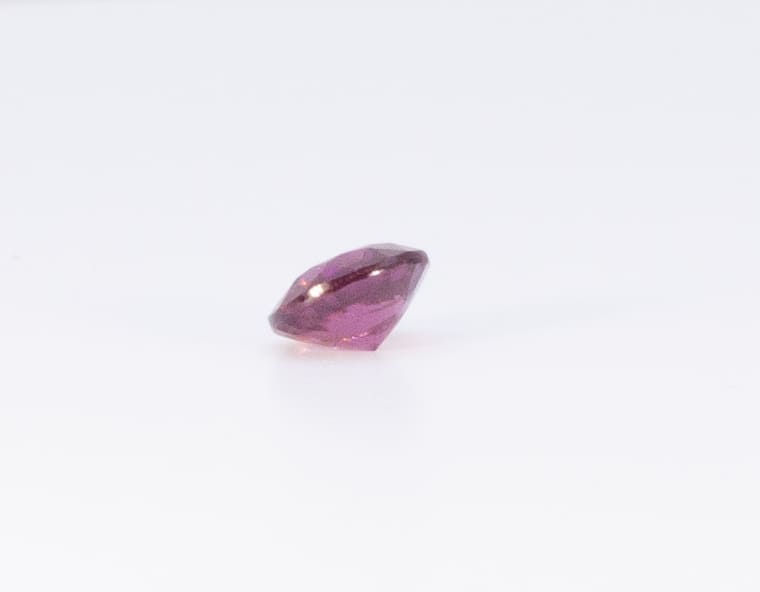 1.5ct Pink Garnet Cloud Round Shape (7.2x0x4.1 mm) Unheated gemstone from Sri Lanka