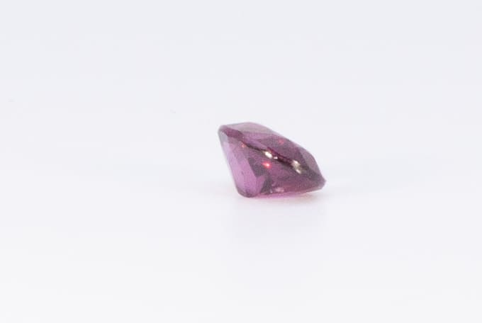 1.5ct Pink Tourmaline VVS Oval Shape (8.2x6.1x4.2 mm) Unheated gemstone from Sri Lanka