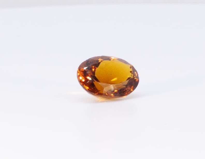 2.5ct Orange Garnet VVS Oval Shape (10.7x8.1x5.6 mm) Unheated gemstone from Sri Lanka