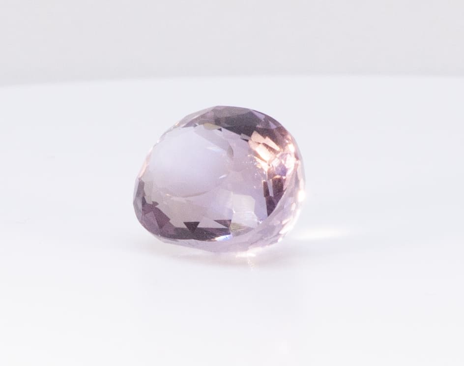 16ct Purple Amethyst VVS Oval Shape (18.6x13x11.7 mm) Unheated gemstone from Sri Lanka