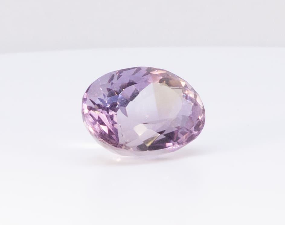 16ct Purple Amethyst VVS Oval Shape (18.6x13x11.7 mm) Unheated gemstone from Sri Lanka