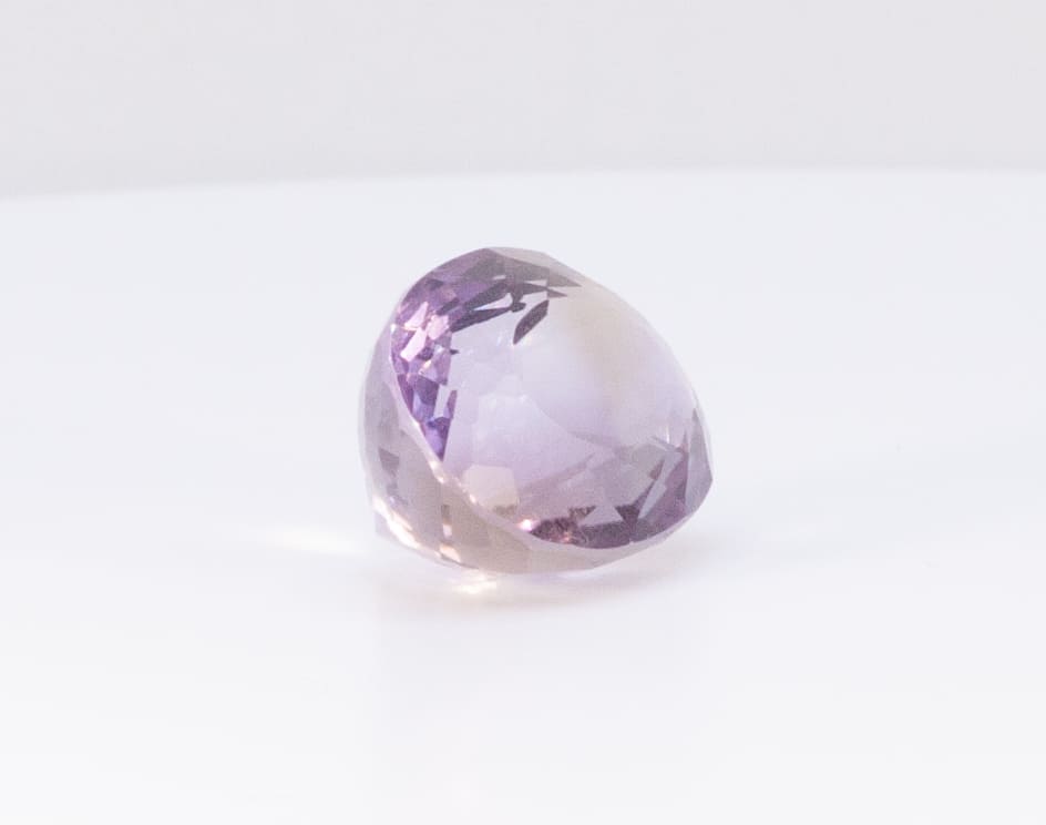 16ct Purple Amethyst VVS Oval Shape (18.6x13x11.7 mm) Unheated gemstone from Sri Lanka