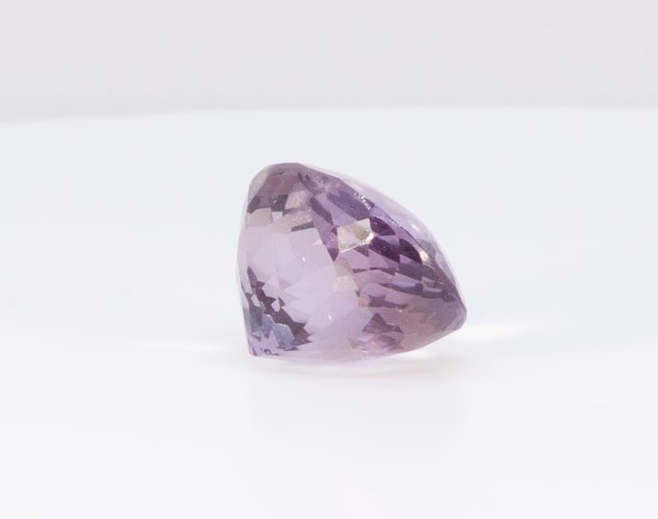 16ct Purple Amethyst VVS Oval Shape (18.6x13x11.7 mm) Unheated gemstone from Sri Lanka