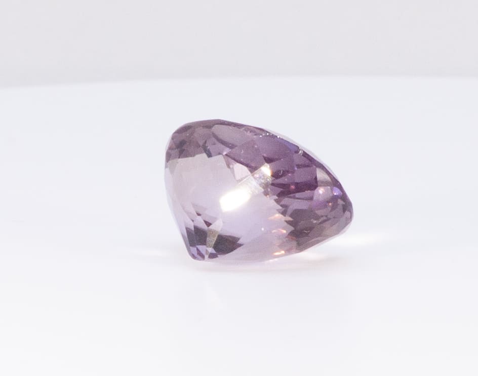 16ct Purple Amethyst VVS Oval Shape (18.6x13x11.7 mm) Unheated gemstone from Sri Lanka