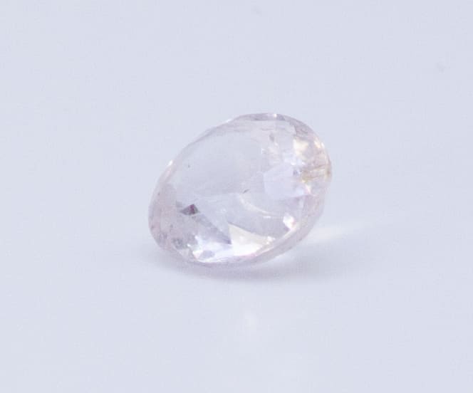 2ct White Sapphire VVS Oval Shape (7.2x6.5x4.7 mm) Unheated gemstone from Sri Lanka