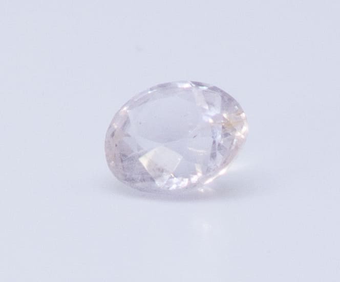 2ct White Sapphire VVS Oval Shape (7.2x6.5x4.7 mm) Unheated gemstone from Sri Lanka