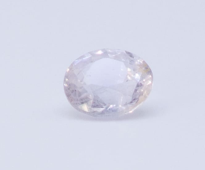 2ct White Sapphire VVS Oval Shape (7.2x6.5x4.7 mm) Unheated gemstone from Sri Lanka