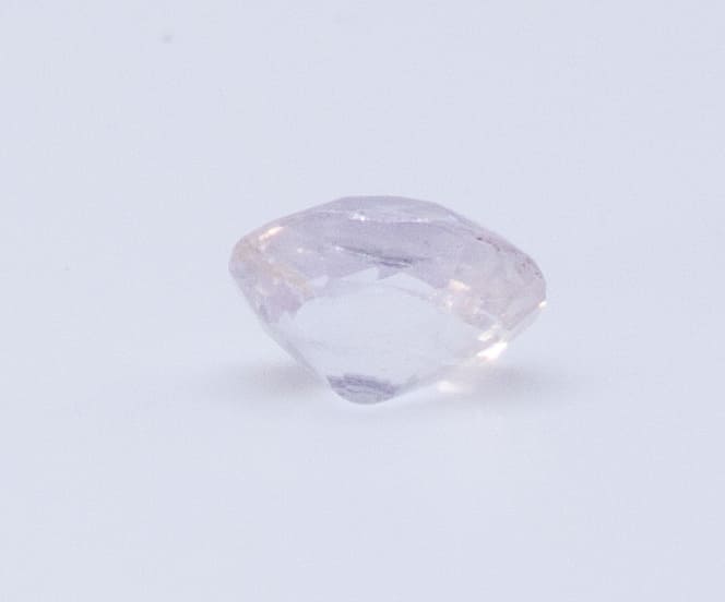 2ct White Sapphire VVS Oval Shape (7.2x6.5x4.7 mm) Unheated gemstone from Sri Lanka