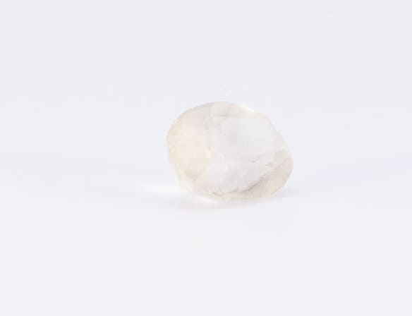 1.7ct White - Off Quartz SI1 Oval Shape (8.7x6.6x5.2 mm) Unheated gemstone from Sri Lanka