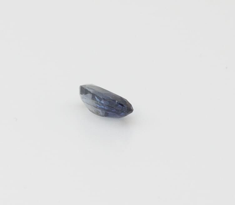 0.5ct Dodger Blue Sapphire VVS1 Oval Shape (7.6x4.1x2.8 mm) Unheated gemstone from Sri Lanka